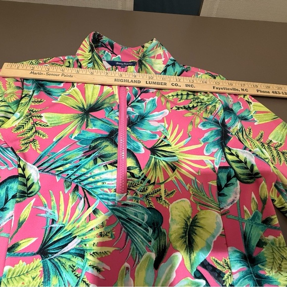 NWOT Tommy Bahama Active Golf Pink/Green Tropical Half Zip Long Sleeve Top Med - Picture 9 of 10